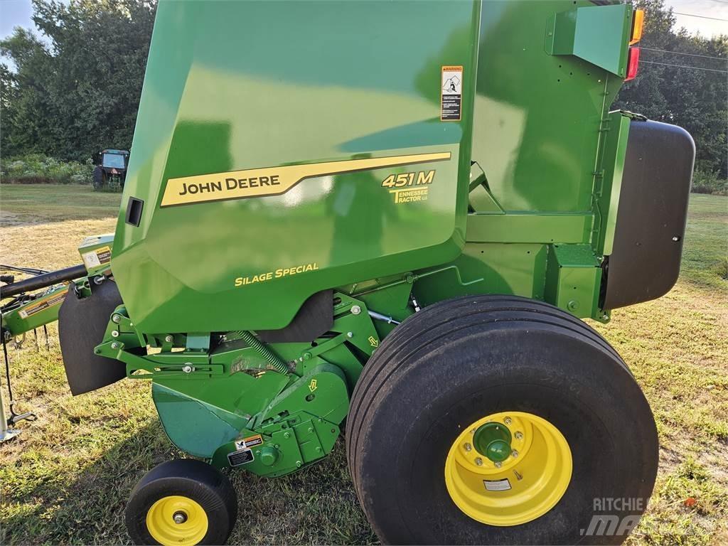 John Deere 451M Rituļu preses