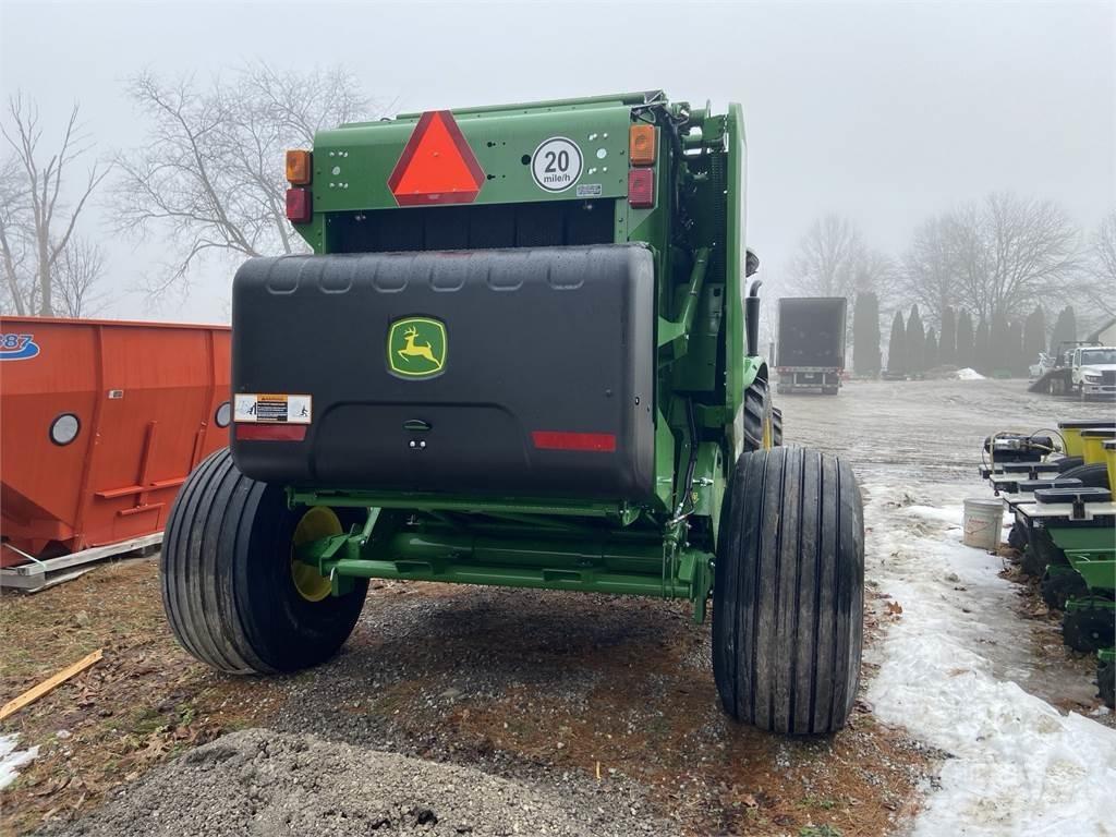John Deere 451M Rituļu preses