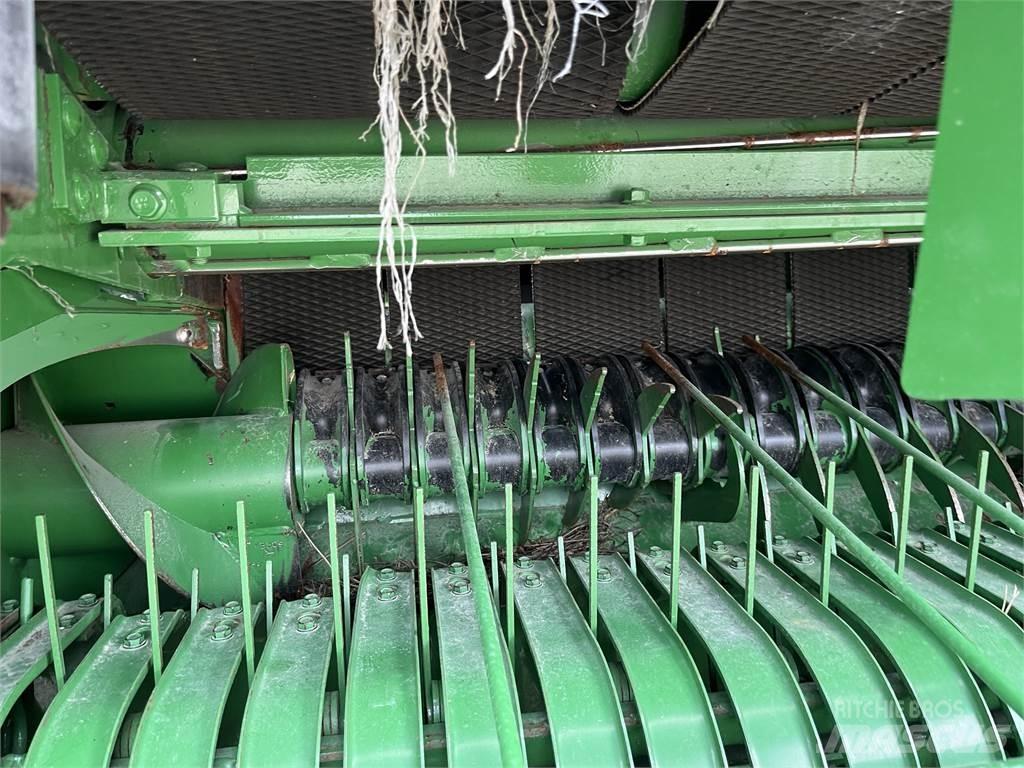 John Deere 451M Rituļu preses