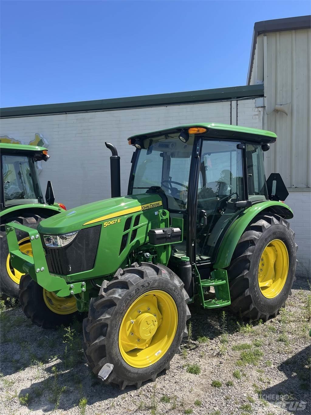 John Deere 5067E Traktori