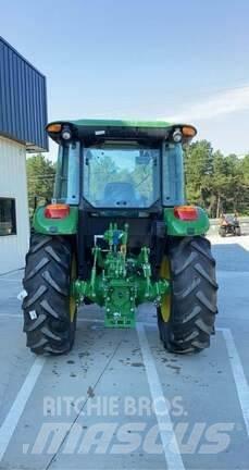 John Deere 5100E Kompaktie traktori