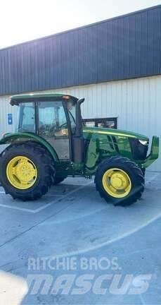 John Deere 5100E Kompaktie traktori
