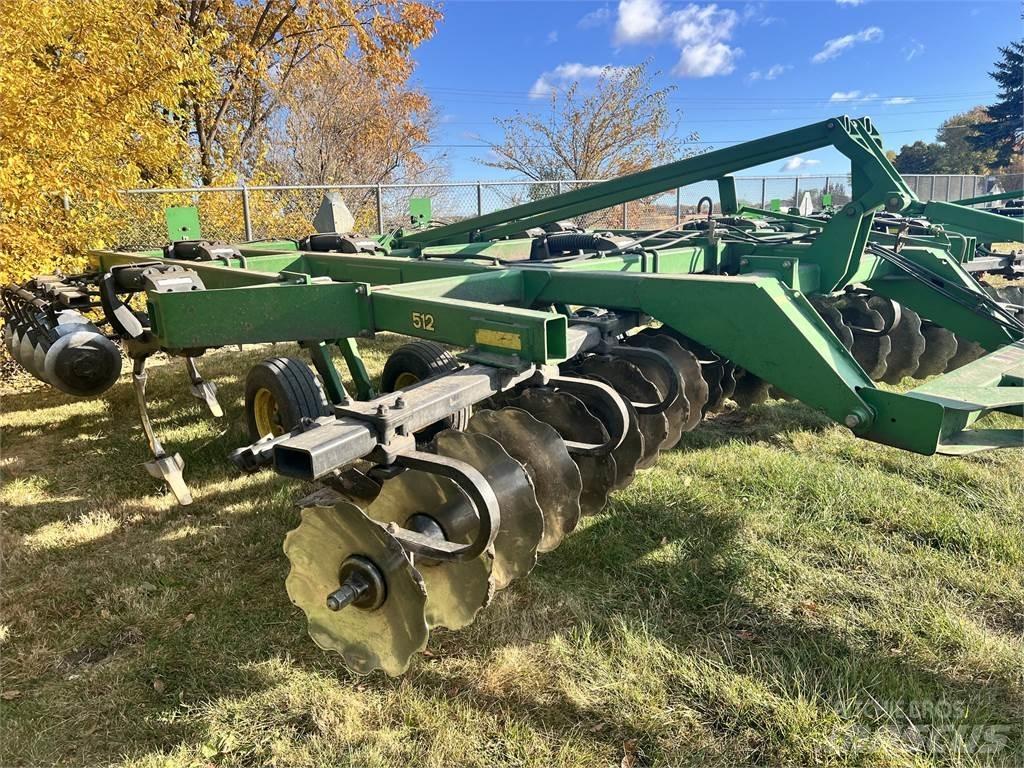 John Deere 512 Cita augsnes apstrādes tehnika un papildaprīkojums