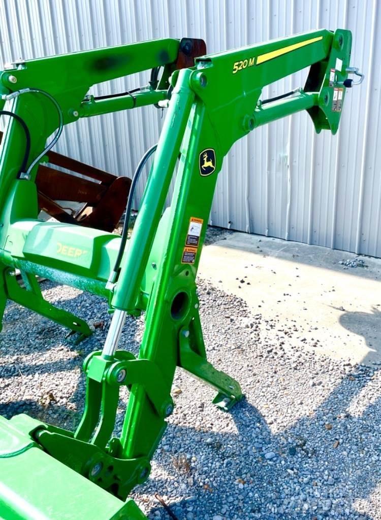 John Deere 520m Traktori