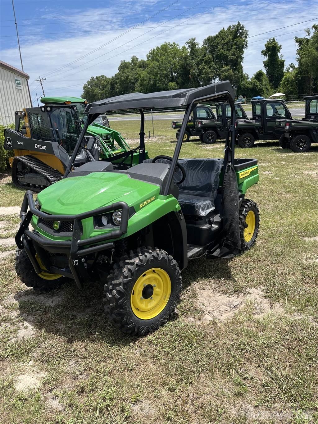 John Deere 560E Komunālās mašīnas