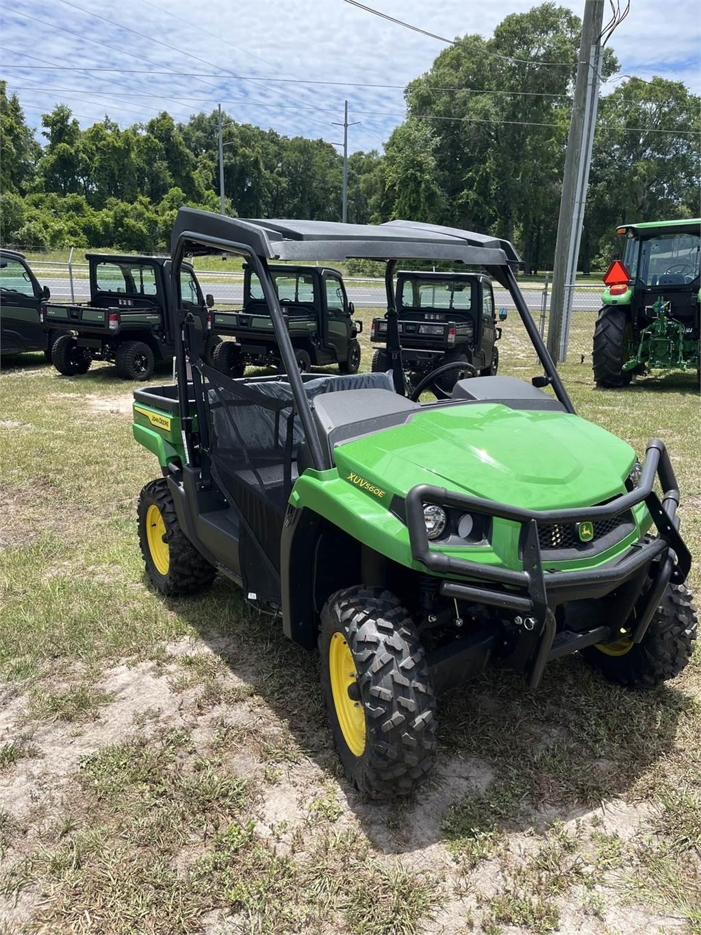 John Deere 560E Komunālās mašīnas
