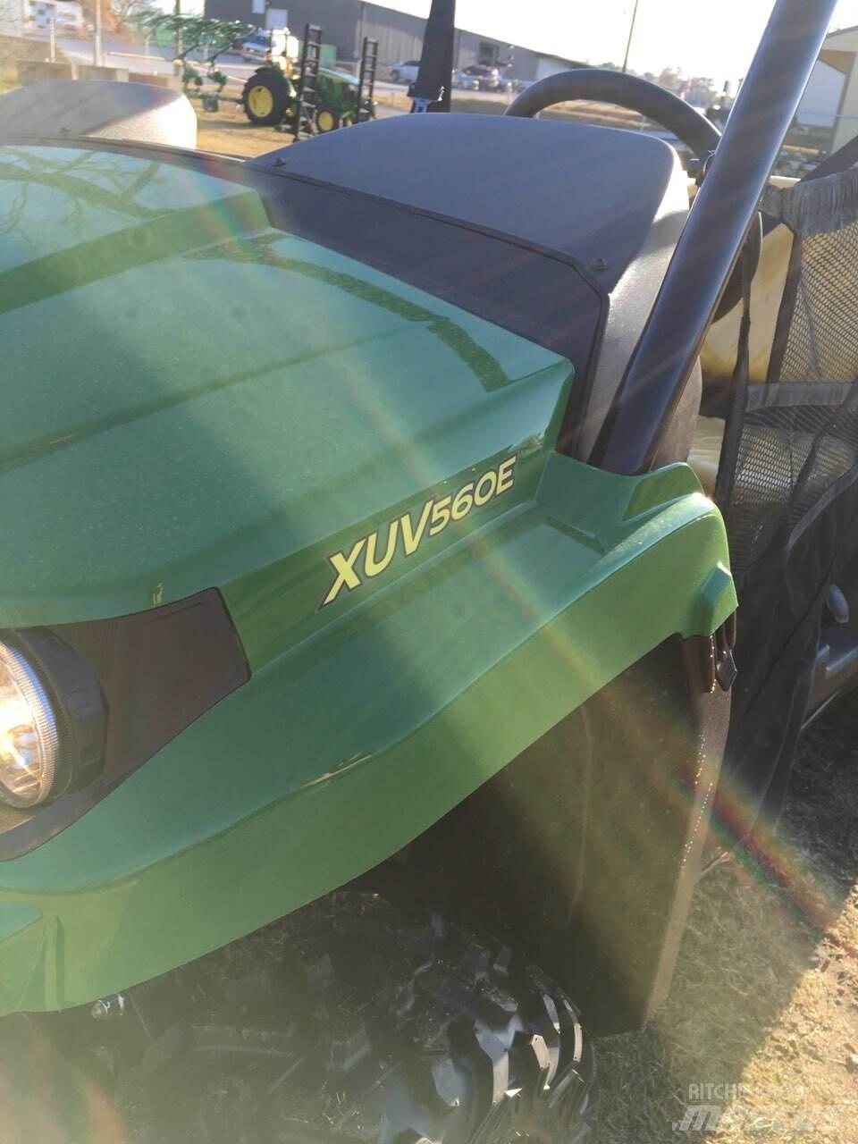 John Deere 560E Komunālās mašīnas