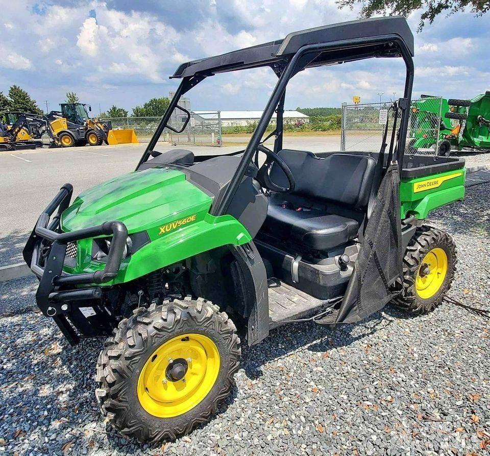 John Deere 560E Komunālās mašīnas