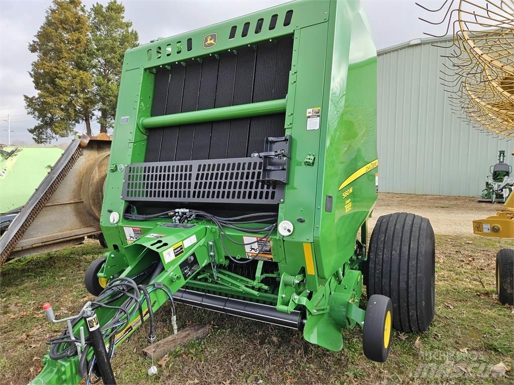 John Deere 560M Rituļu preses