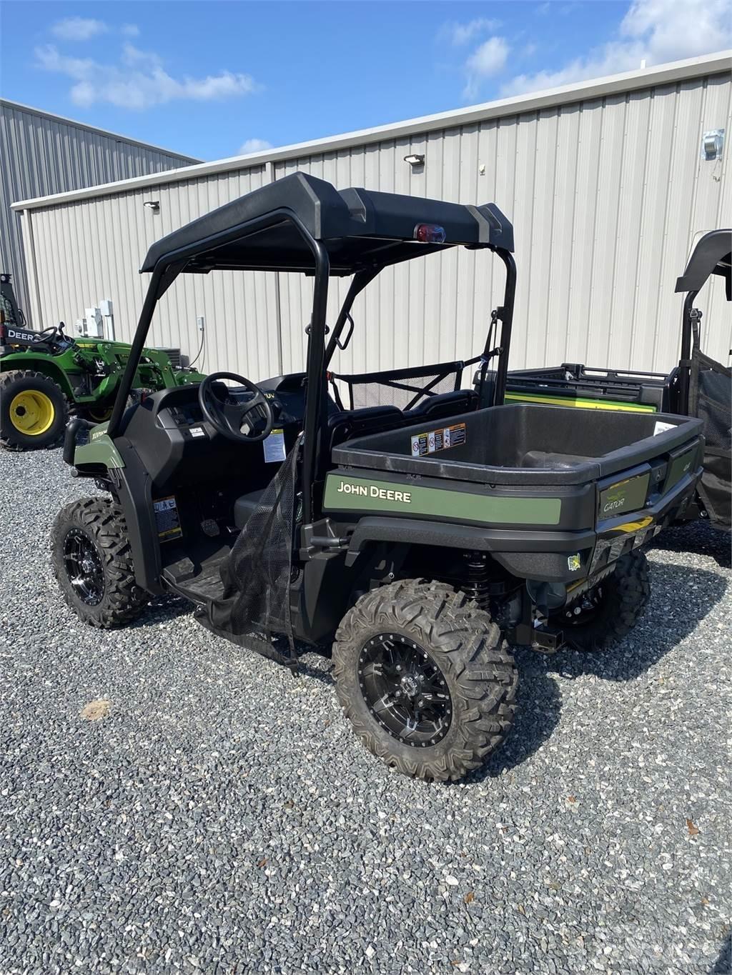 John Deere 590M Komunālās mašīnas