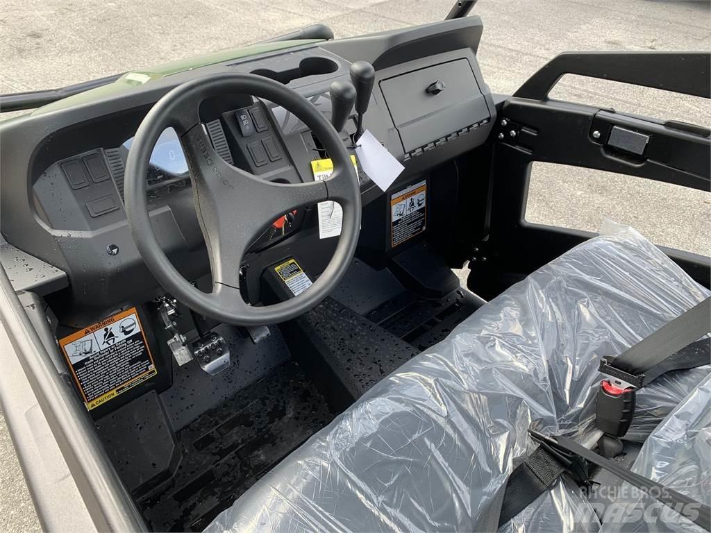 John Deere 590M Komunālās mašīnas