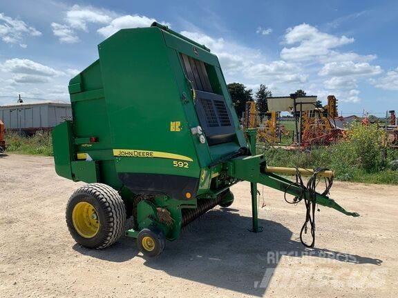 John Deere 592 Rituļu preses