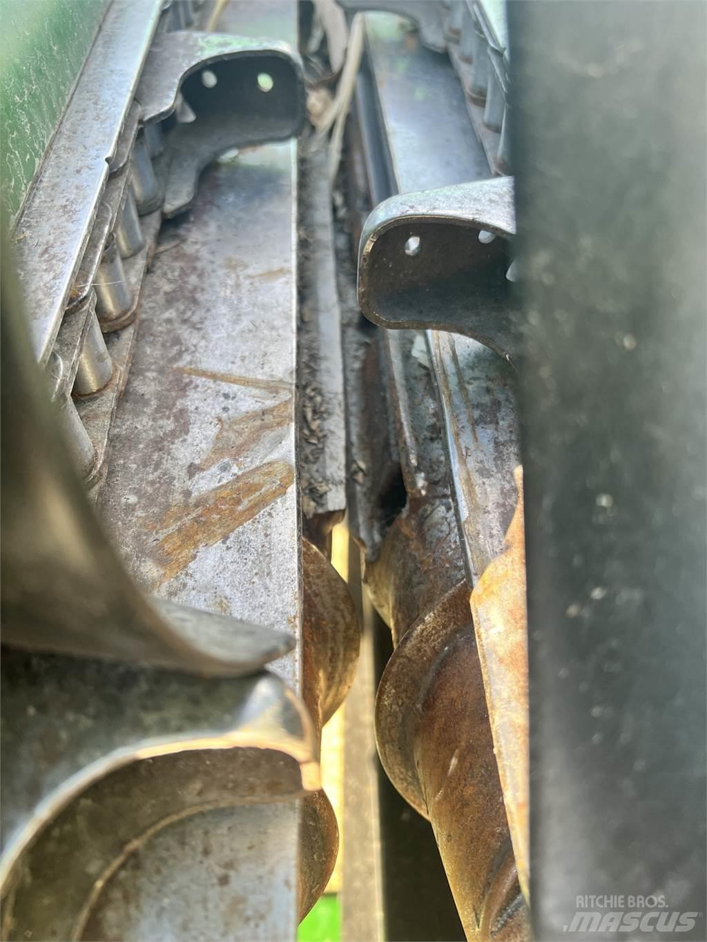 John Deere 608C Ražas novākšanas kombainu papildaprīkojums