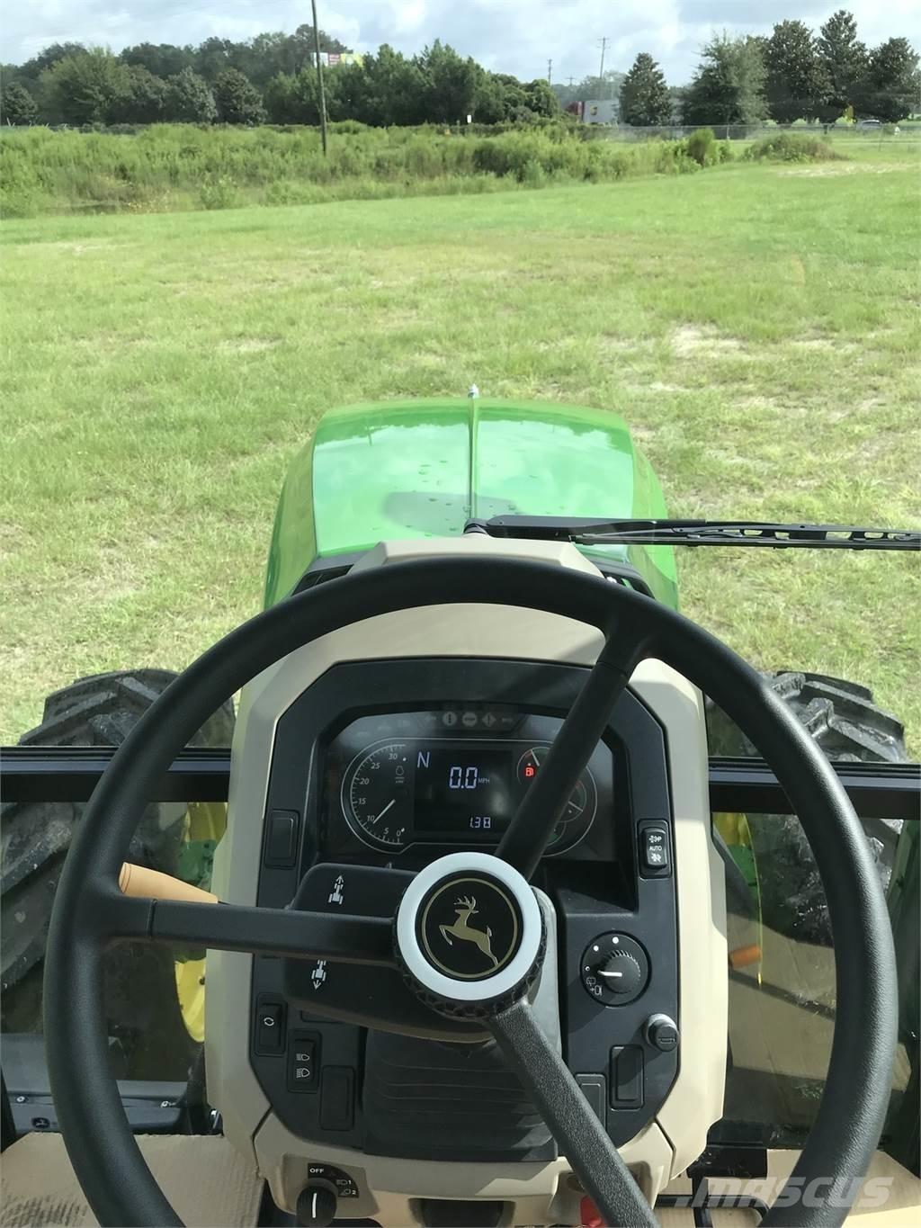 John Deere 6105E Traktori