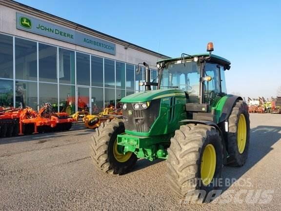 John Deere 6105M Traktori