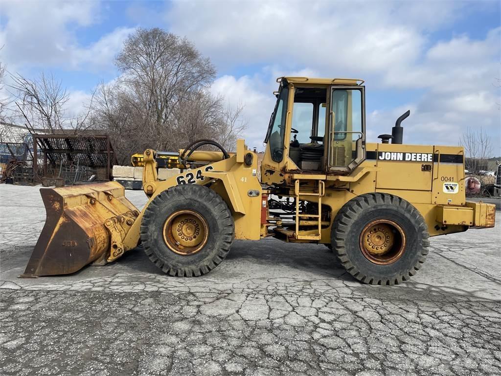 John Deere 624G Iekrāvēji uz riteņiem