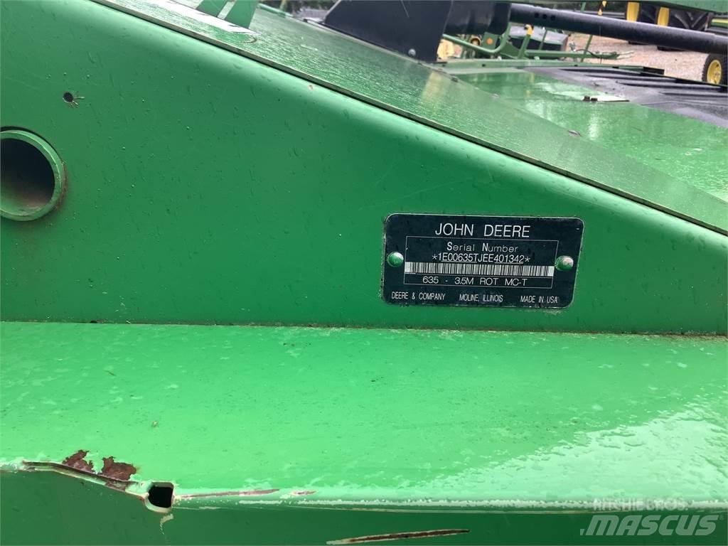 John Deere 635 Pļaujmašīnas ar kondicionieri