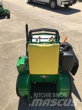John Deere 636M Mauriņa traktors