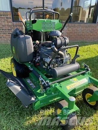 John Deere 636M Mauriņa traktors