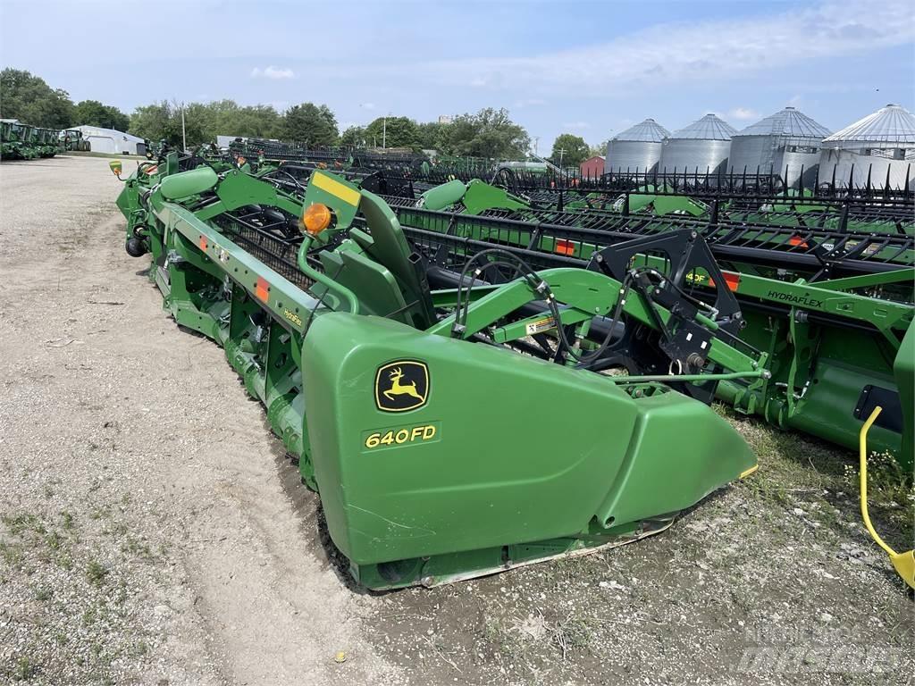 John Deere 640FD Ražas novākšanas kombainu papildaprīkojums