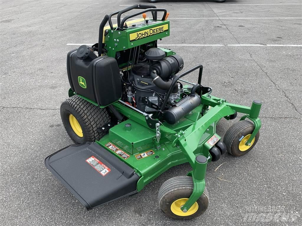 John Deere 652R Mauriņa traktors