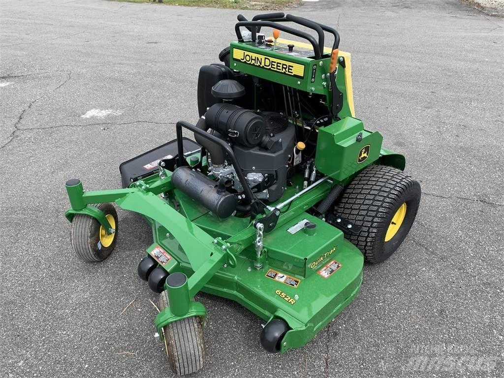 John Deere 652R Mauriņa traktors
