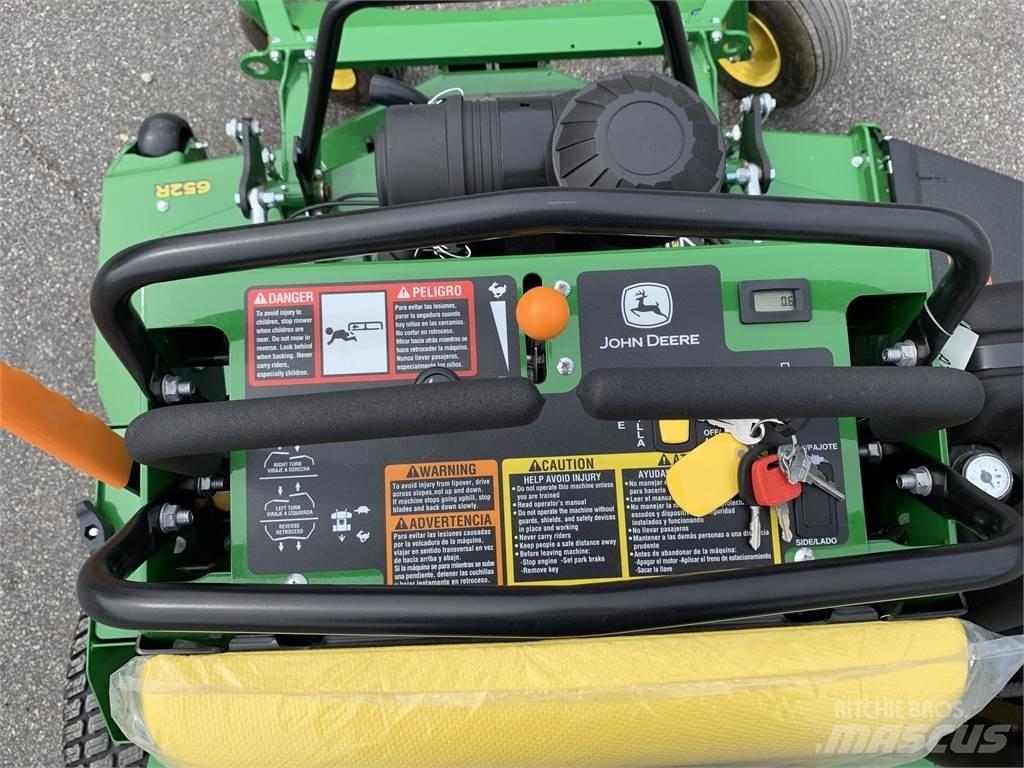 John Deere 652R Mauriņa traktors
