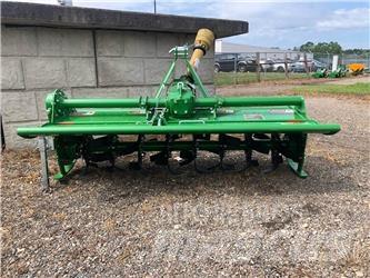 John Deere 665 Augsnes frēzes
