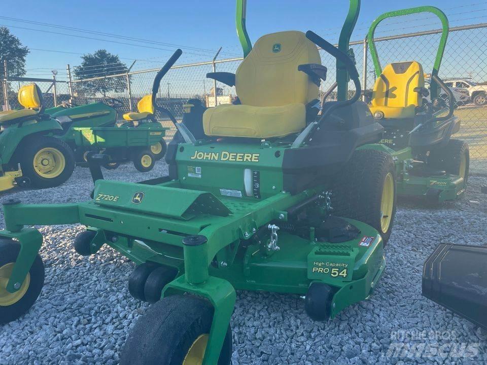 John Deere 720E Nulles pagrieziena zāles pļāvēji