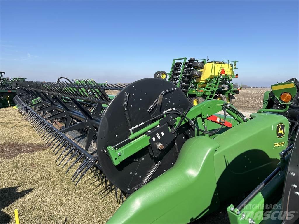 John Deere 740FD Ražas novākšanas kombainu papildaprīkojums