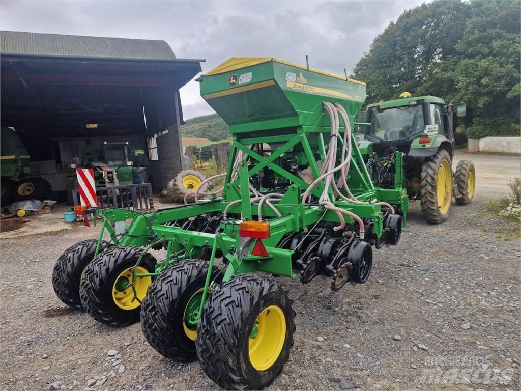 John Deere 750A Sējmašīnas