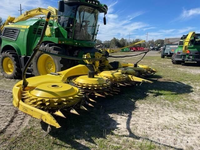 John Deere 772 Cits lopbarības novācēju, kombainu aprīkojums