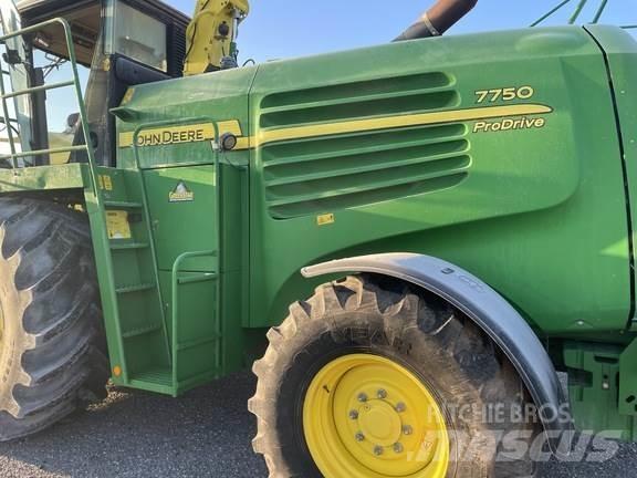 John Deere 7750 Zāles smalcinātāji