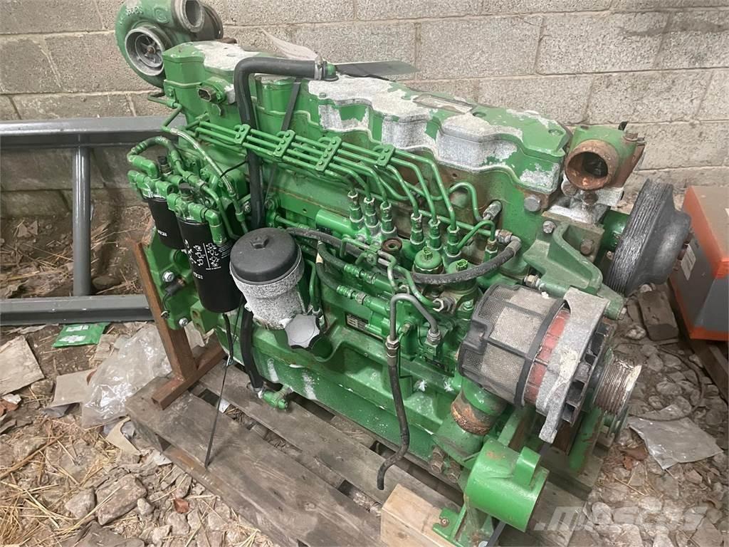 John Deere 8.1L Dzinēji