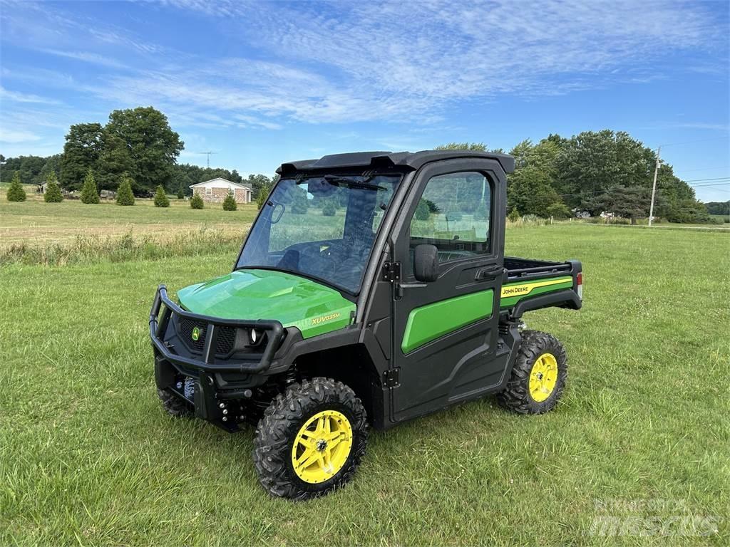 John Deere 835M Komunālās mašīnas