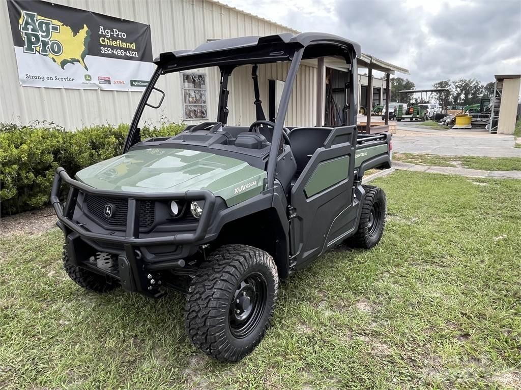 John Deere 835M Komunālās mašīnas