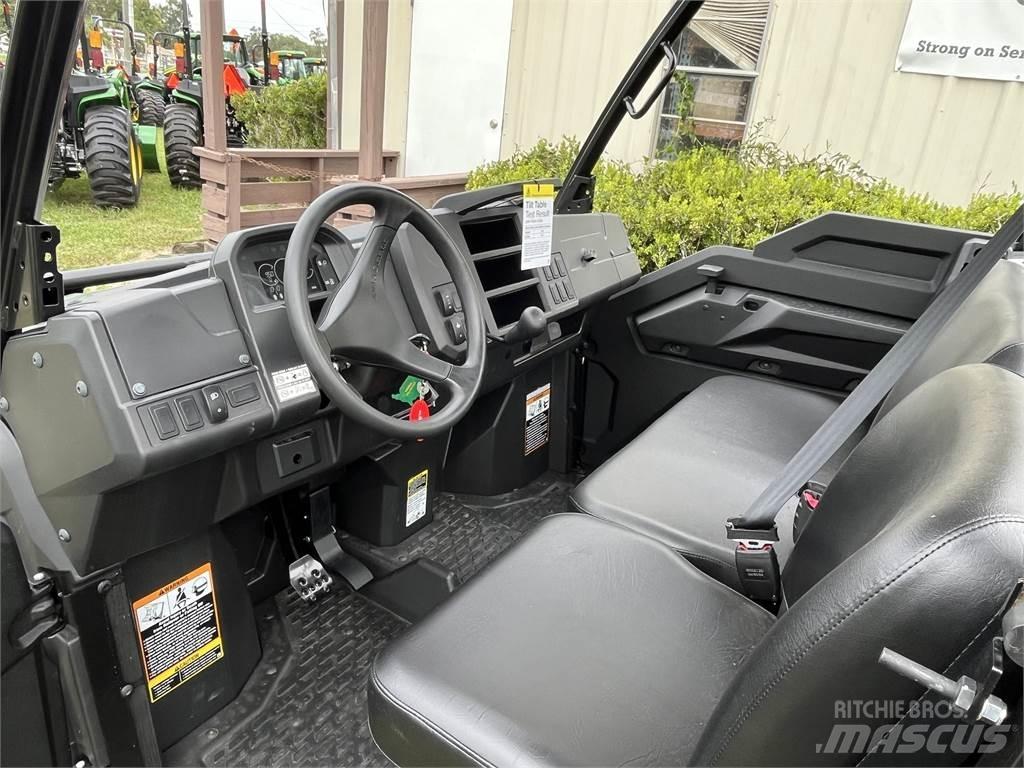 John Deere 835M Komunālās mašīnas