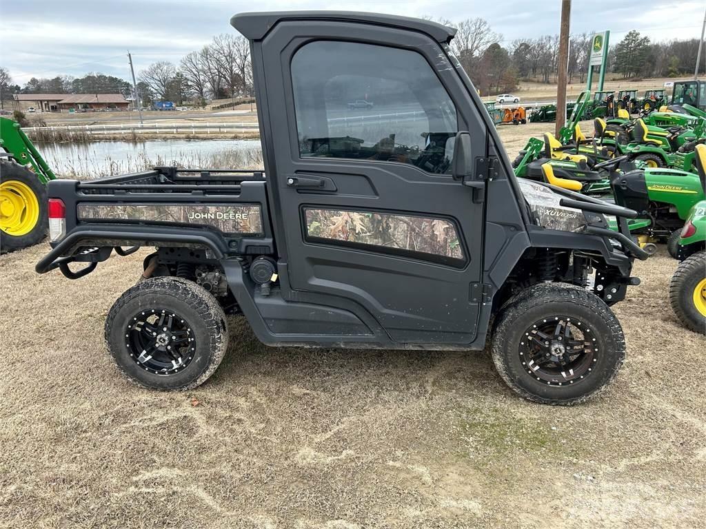 John Deere 835R Komunālās mašīnas