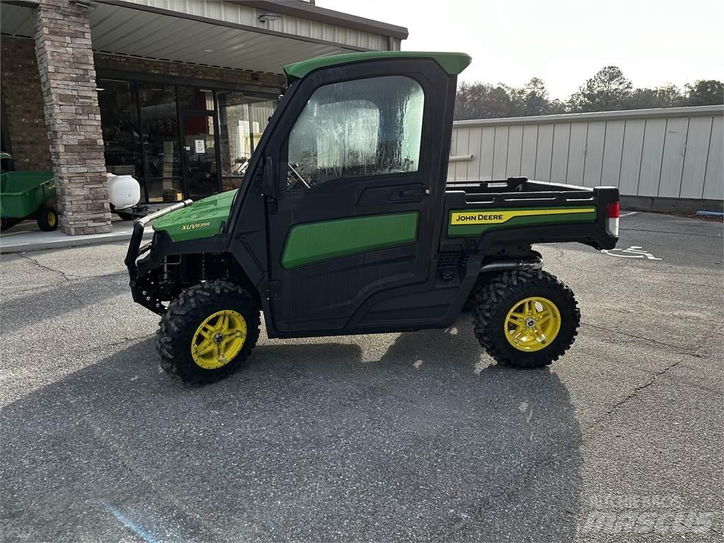 John Deere 835R Komunālās mašīnas