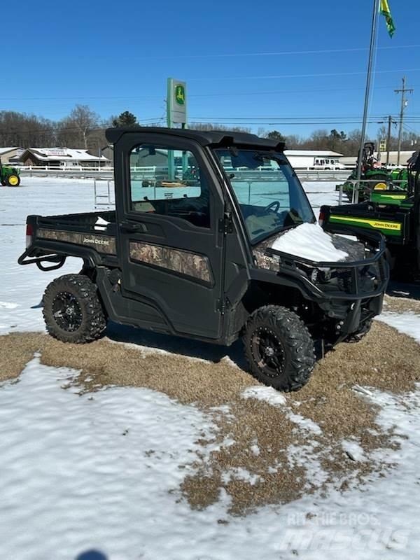 John Deere 835R Komunālās mašīnas