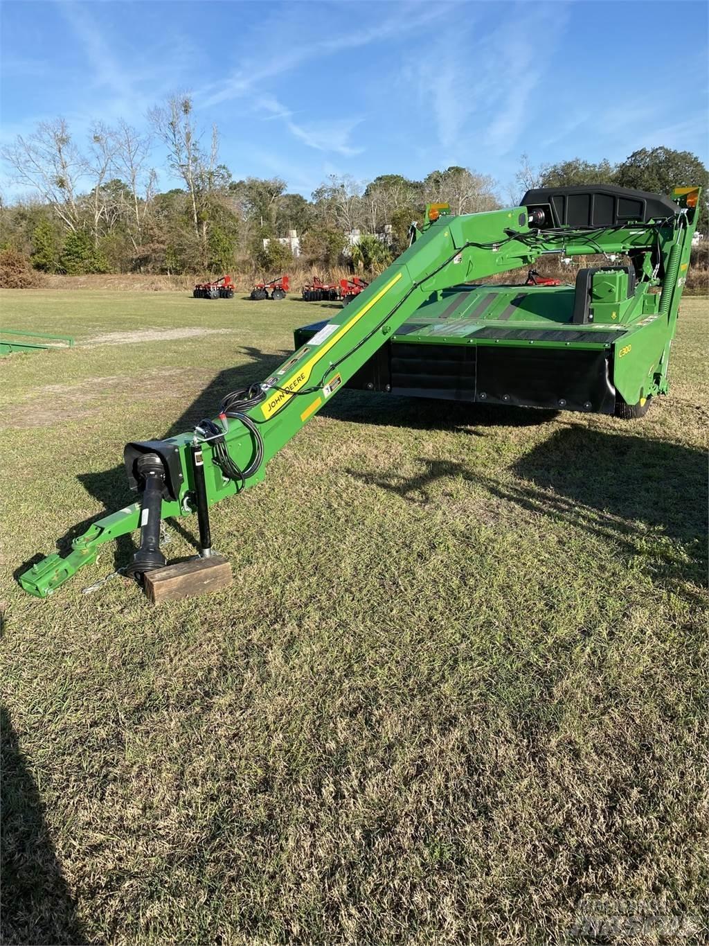 John Deere C300 Pļaujmašīnas ar kondicionieri