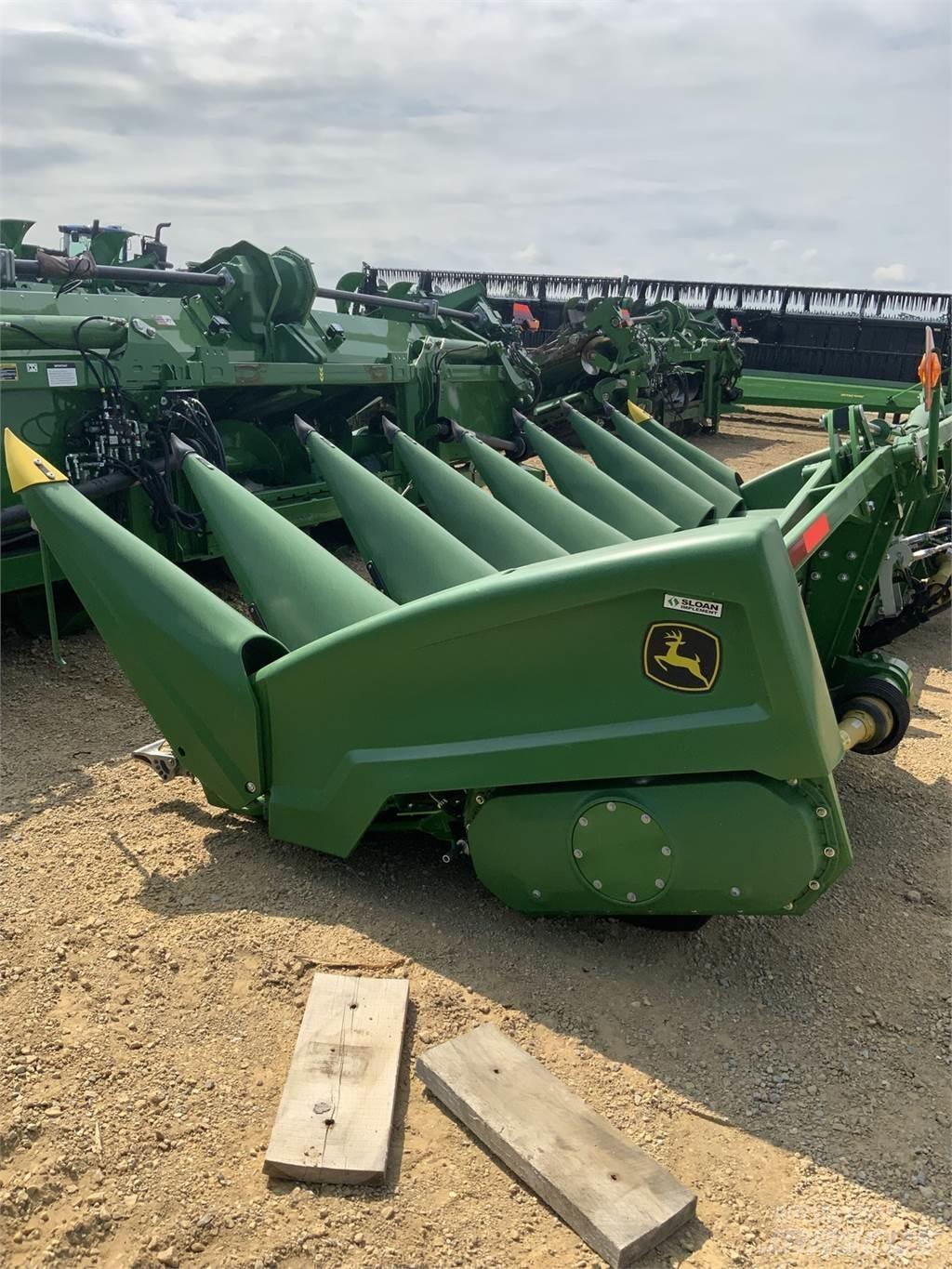 John Deere C8F Ražas novākšanas kombainu papildaprīkojums