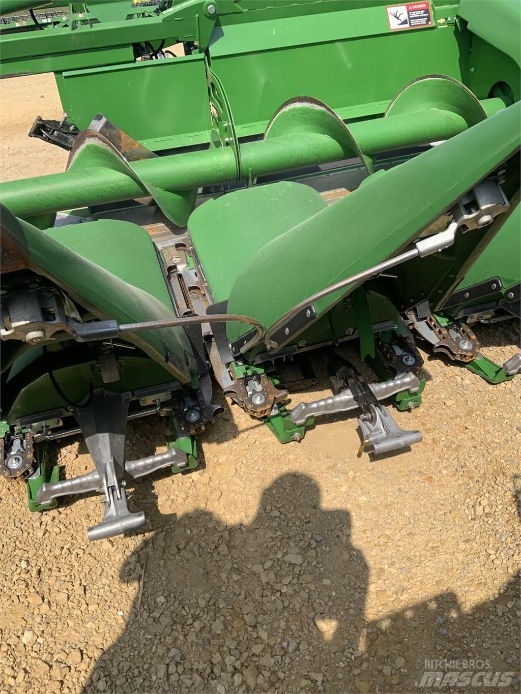 John Deere C8F Ražas novākšanas kombainu papildaprīkojums
