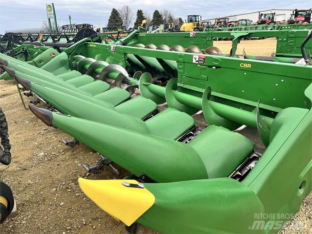 John Deere C8R Ražas novākšanas kombainu papildaprīkojums