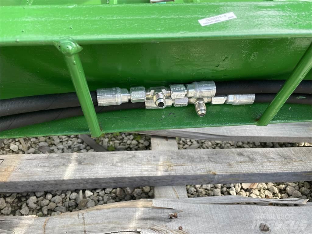 John Deere CR61G Cits traktoru papildaprīkojums