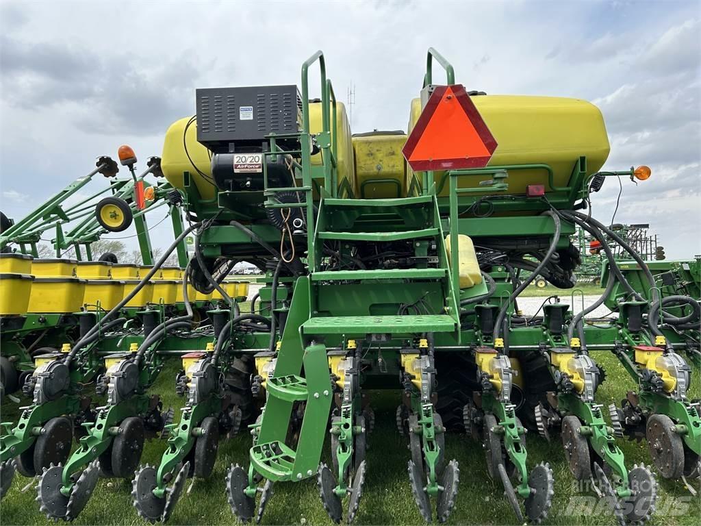 John Deere DB60 Stādāmās mašīnas