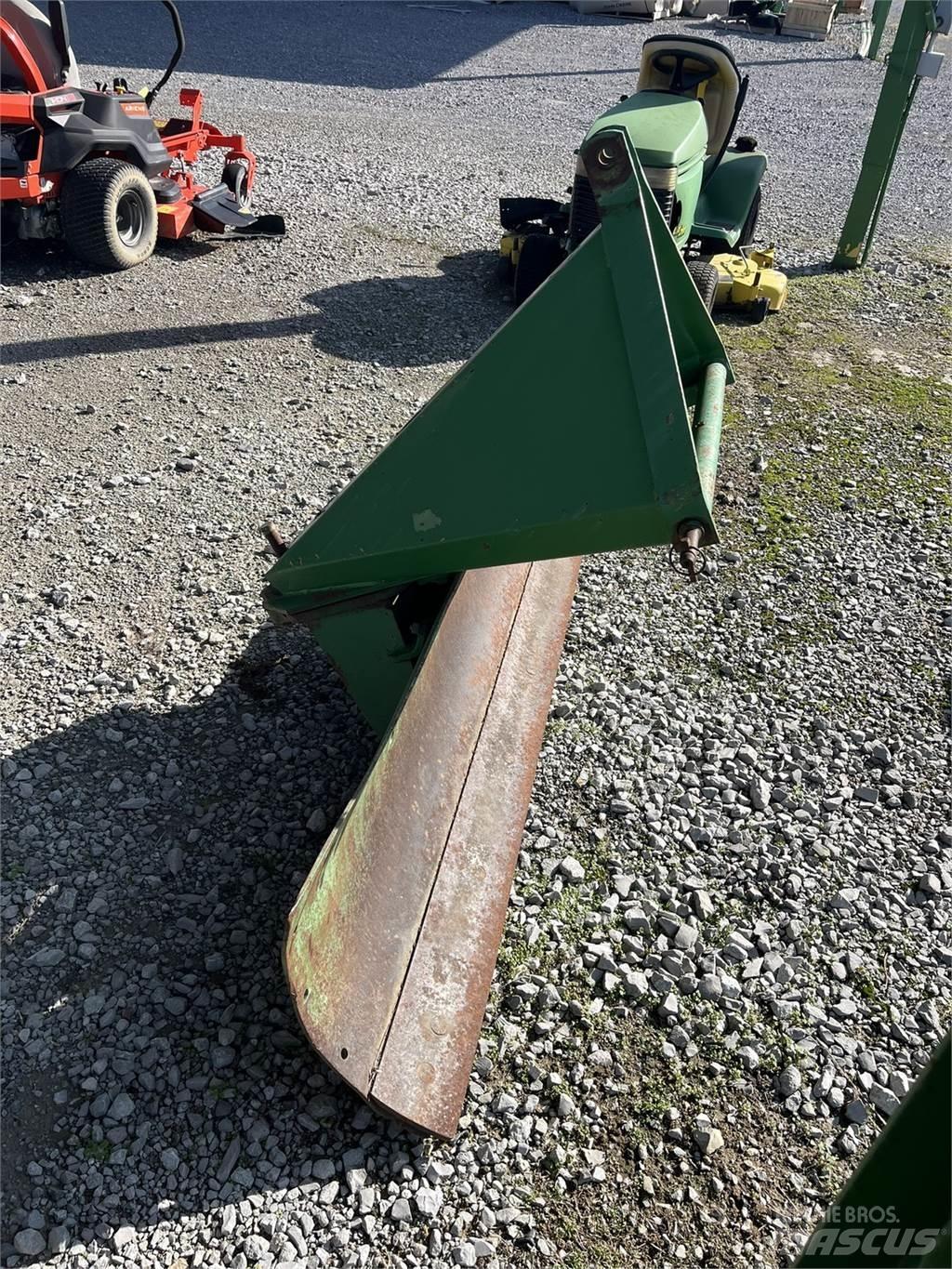 John Deere RB60 Sniega naži un tīrītāji