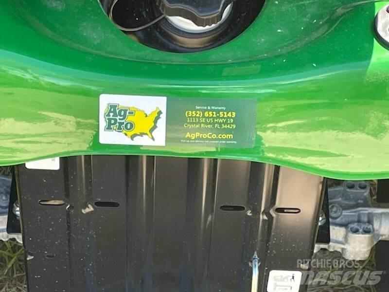 John Deere S100 Mauriņa traktors