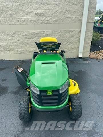 John Deere S100 Mauriņa traktors