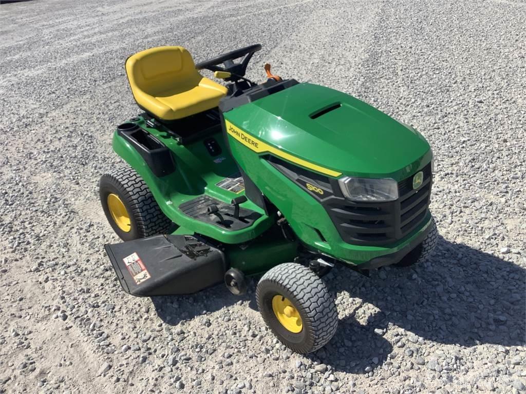 John Deere S100 Mauriņa traktors